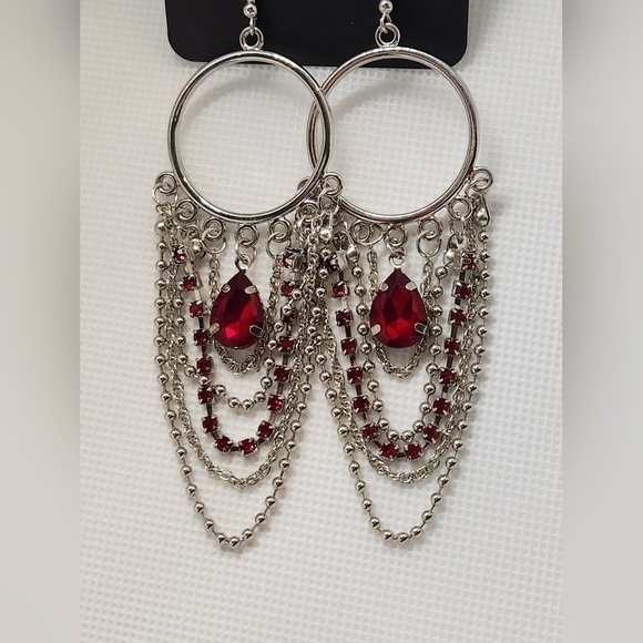 Red and silver necklace set - Picture 5 of 10